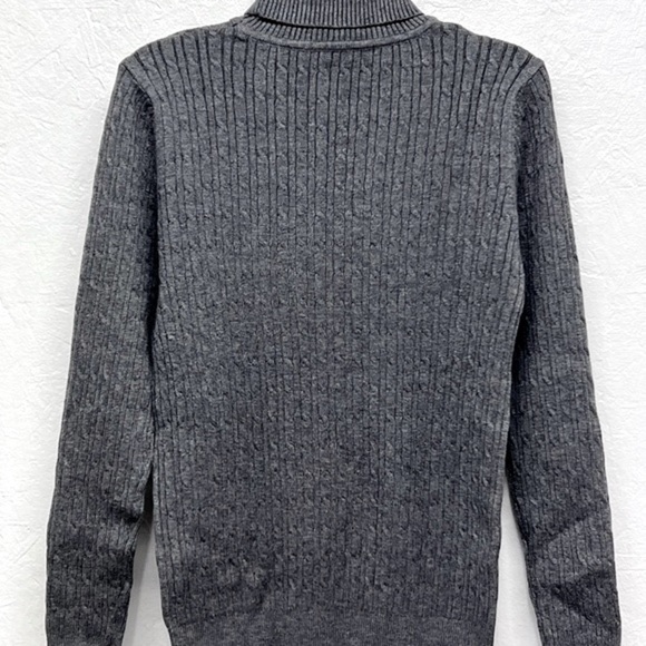 MEN'S Turtleneck Cable Knit Sweater
(Unisex) Size XS - Picture 3 of 4